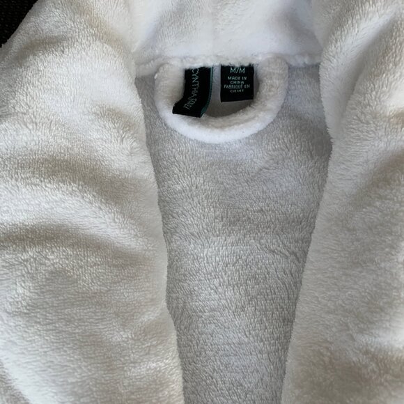 NWOT Super Soft White Robe - Picture 2 of 3